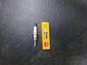 13_7411_NGK_sparkplug_CPR8E_jpg