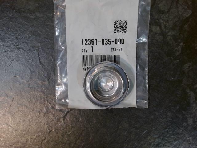 Öljyn täyttö / tarkastus korkki.