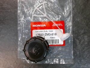 17620_ZM3_818_Tankin_korkki_CAP_ASSY_FUEL_TAN_jpg