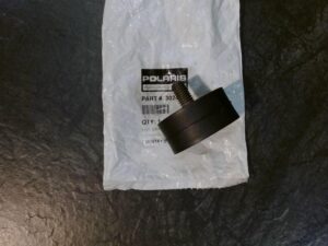 3024013_Kumityyny_ISOLATOR_M10X1_5_M_F_65_DURO_jpg