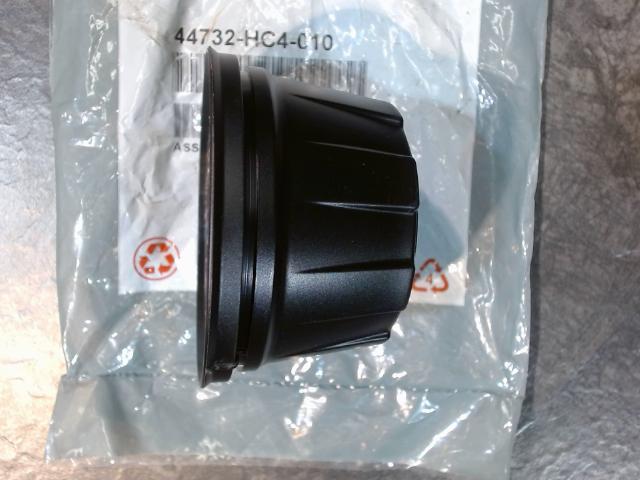 Vanteen keskikuppi kuminen CAP,WHEEL CENTER