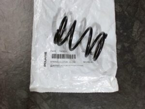 7043594_SPRING_CLUTCH_35_240_jpg