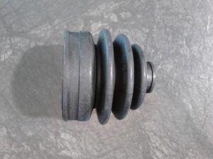 42202_HN2_003_Etuvetoakselin_ulompi_suojakumi_jpg